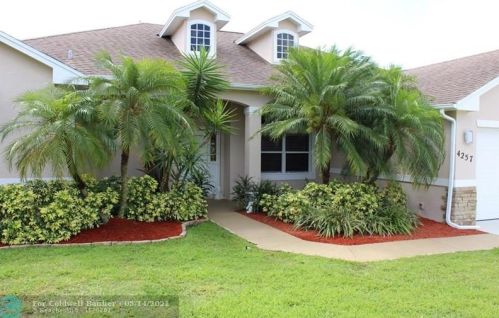 4257 Winslow St, Fort Pierce, FL 34953-7232