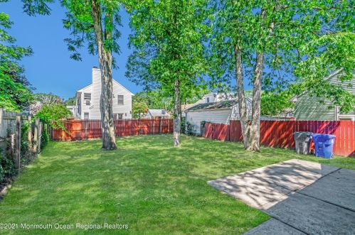 462 Vine St, Bricktown NJ  08723-6243 exterior