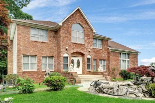 23 Emerson Rd, Greystone Park, NJ 07950-3421