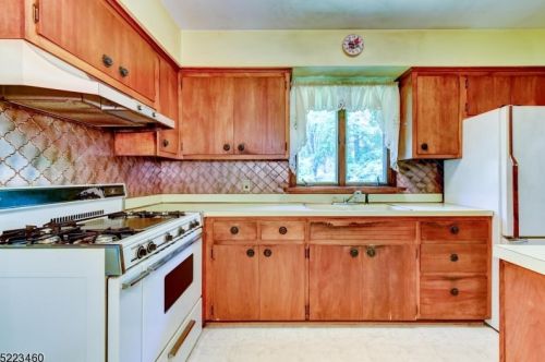 901 Meadowbrook Rd, Fredon NJ  07860-4519 exterior