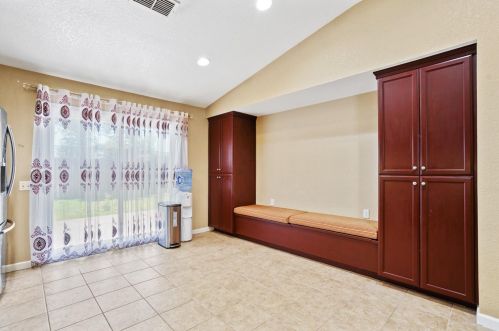 3213 Dewar Ln, Turlock CA  95382-9672 exterior