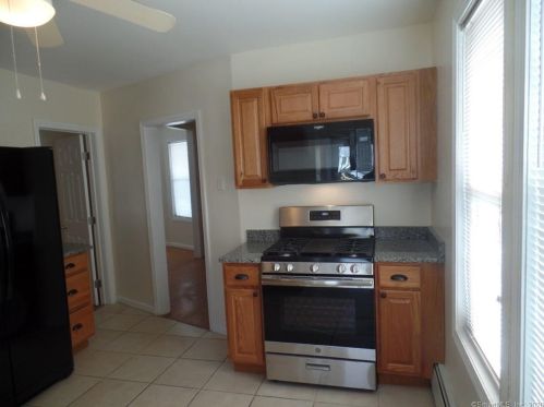 131 Summerfield Ave, Bridgeport, CT 06610-2928