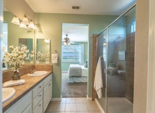 2275 Ravenbrook Ln, Manteca CA  95336-8329 exterior