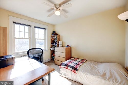 422 Delaware Ave, Lansdale PA 19446-3422 exterior