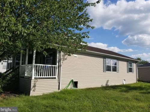 1801 Sonya Way, Bear DE  19701-1391 exterior