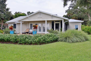 210 Riverside Dr, Edgewater, FL 32132-1718