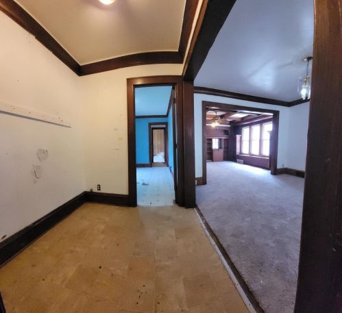 1738 34, Milwaukee WI 53215-2301 exterior