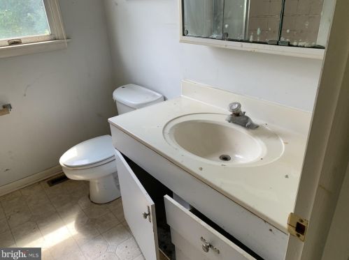 1706 Crossfield Dr, Lancaster PA 17603-6789 exterior