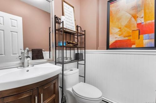 20 Stratford Rd, White Plains NY  10603-2827 exterior