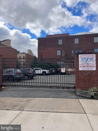 627 18th St, Philadelphia PA  19130-3344 exterior