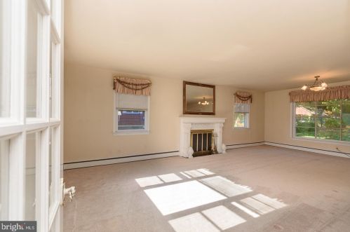 556 Leverington Ave, Philadelphia PA 19128-3314 exterior