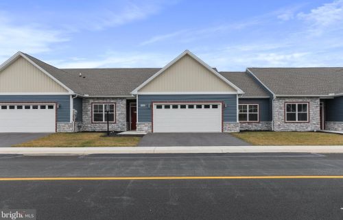 136 Cardinal Dr, Lees Cross Roads, PA 17257-9585