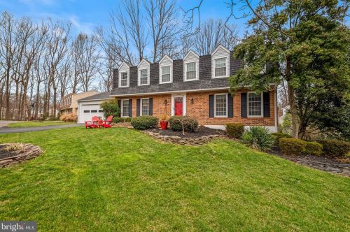 10738 Burr Oak Way, Springfield, VA 22015-2412