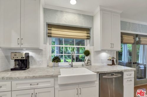 5528 Buffalo Ave, Van Nuys CA 91401-5226 exterior