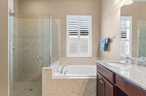 9463 Quarry Dr, Naples FL  34120-5223 exterior