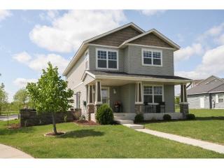 3098 Walden Dr, Chaska, MN 55318-4585