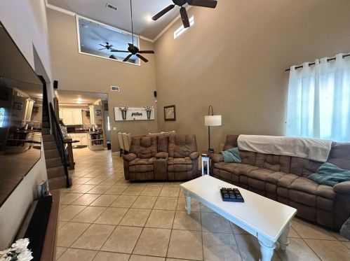 3018 Winding Way, Huntsville, TX 77340-6833
