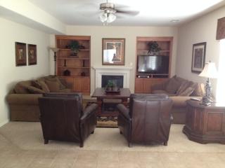 3855 Chinowth St, Visalia CA  93291-8997 exterior