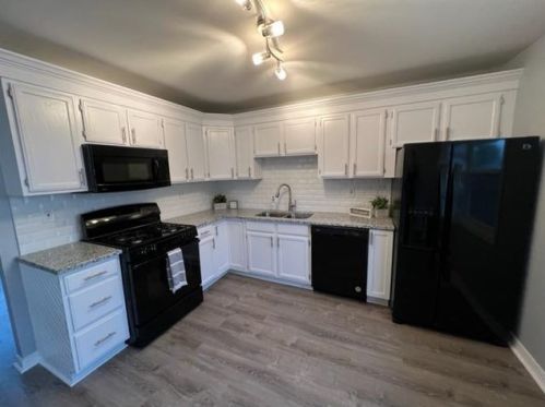 7710 New Hampshire Ave, Hammond, IN 46323-3025