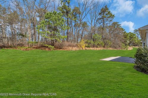 2 Taylor Ct, Lakewood NJ  08701-7317 exterior