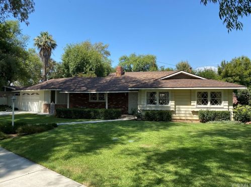 4725 Elmwood Ct, Riverside, CA 92506-1015