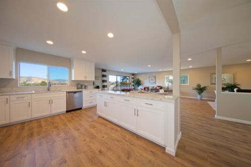 11565 Legendale Dr, Lakeside, CA 92040-1019