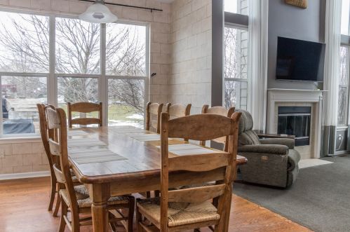 439 Ashley Dr, Williams Bay, WI 53191-9677