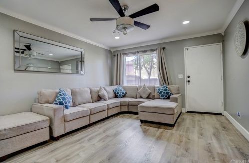 9245 Park St, Bellflower, CA 90706-5694