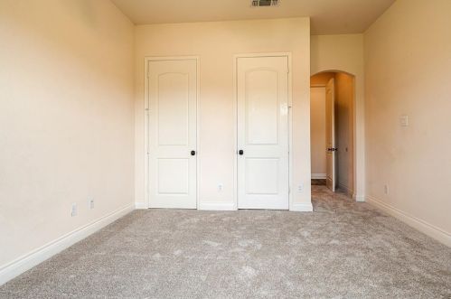 4004 Rothschild Dr, Lewisville TX  75022-5339 exterior