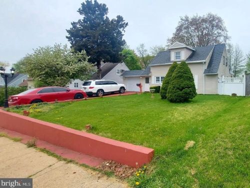 9236 Academy Rd, Philadelphia, PA 19114-3612