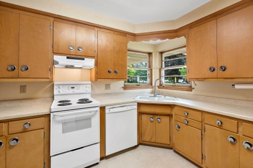 104 Mckinley St, Beaver Dam, WI 53916-1936