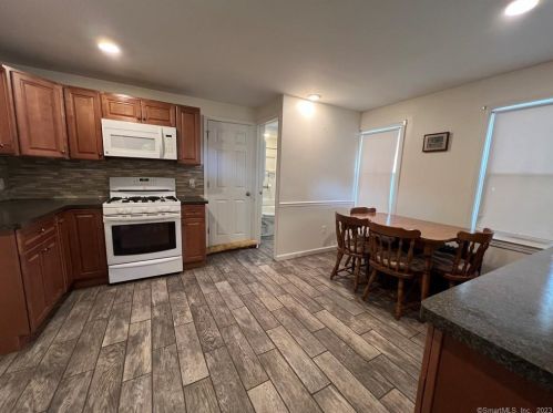 13 Christian St, Wallingford CT 06492-3604 exterior