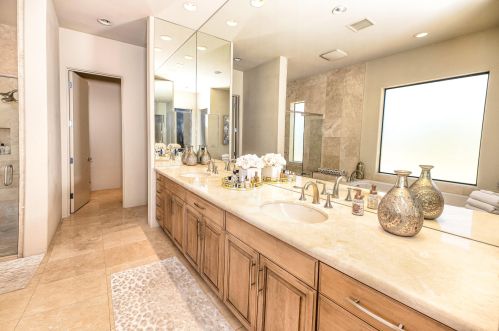 29 Sun Ridge Cir, Rancho Mirage CA  92270-2641 exterior