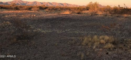 6540 419th Ave, Tonopah, AZ 85354-6729