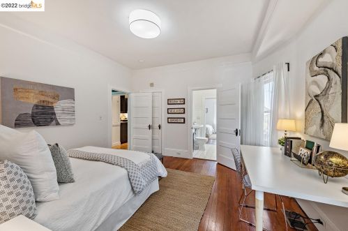 737 61st St, Oakland CA  94609-1207 exterior