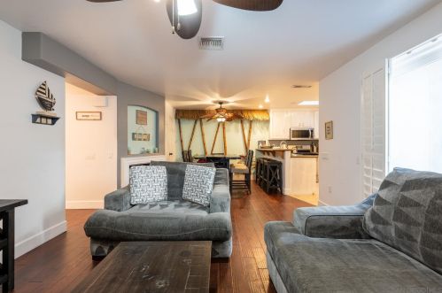 1736 Grand Ave, San Diego, CA 92109-4474