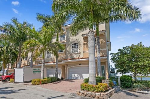 8703 Boca Ciega Dr, Saint Petersburg, FL 33706-1422