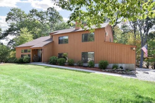 116 Warren St, Somers Town, NY 10589-1923