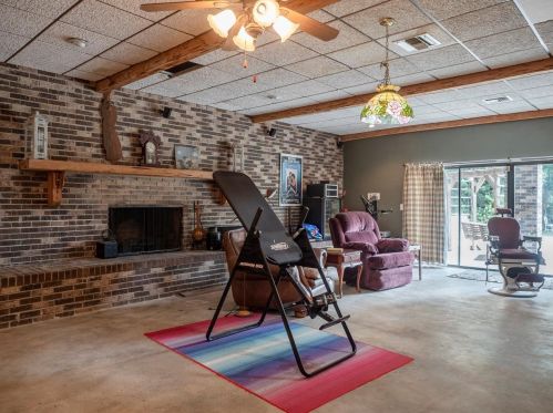 6737 180th Avenue Rd, Ocklawaha FL  32179-7002 exterior