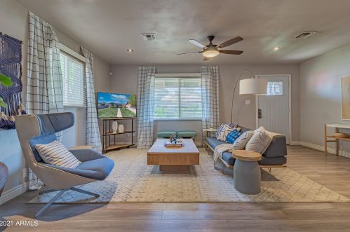 1106 12 St, Phoenix AZ 85086-7448 exterior