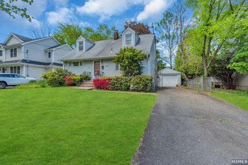 407 Berkshire Rd, Ridgewood NJ 07450-5533 exterior