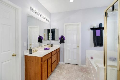 9674 Two Harbors Dr, Elk Grove CA  95624-4491 exterior