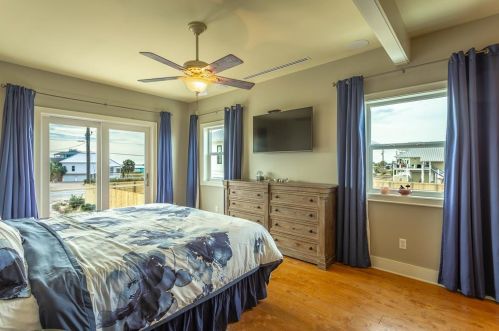 765 Gulf Bch Dr, Saint George Island FL  32328-3112 exterior