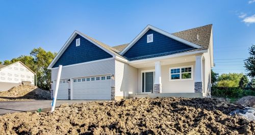 1332 Meadow Ln, Prior Lake, MN 55379