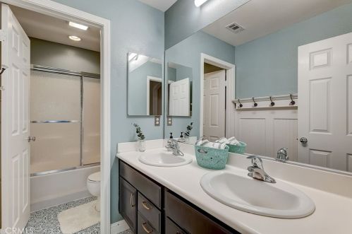 28968 Rock Canyon Dr, Santa Clarita CA  91390-5281 exterior