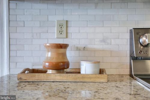 2515 Chestnut Ridge Dr, Lancaster PA  17601-1936 exterior