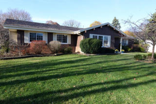 5805 Ramona Dr, Greendale WI  53129-2812 exterior