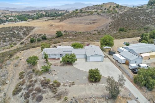 33276 Homestead Ln, Wildomar CA  92595-9169 exterior
