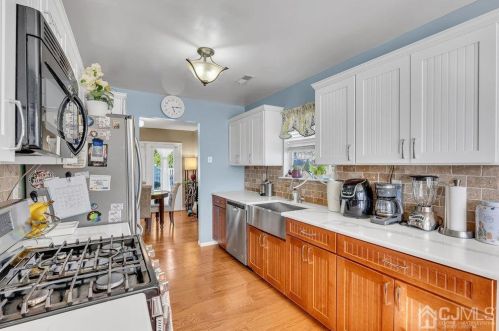 35 Carlisle Ct, Old Bridge NJ  08857-2777 exterior