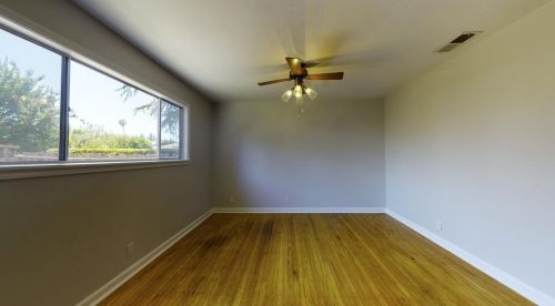 420 Sherwood Dr, Gilroy CA  95020-4221 exterior